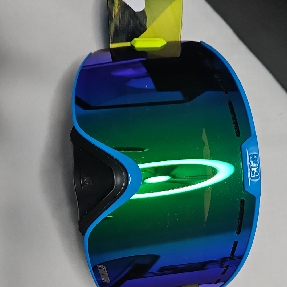 Stylish Blue and Green Ski Goggles
